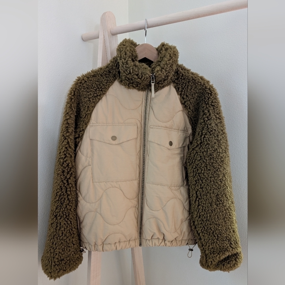 Universal Thread Women's Olive and Beige Sherpa Jacket, Sz M